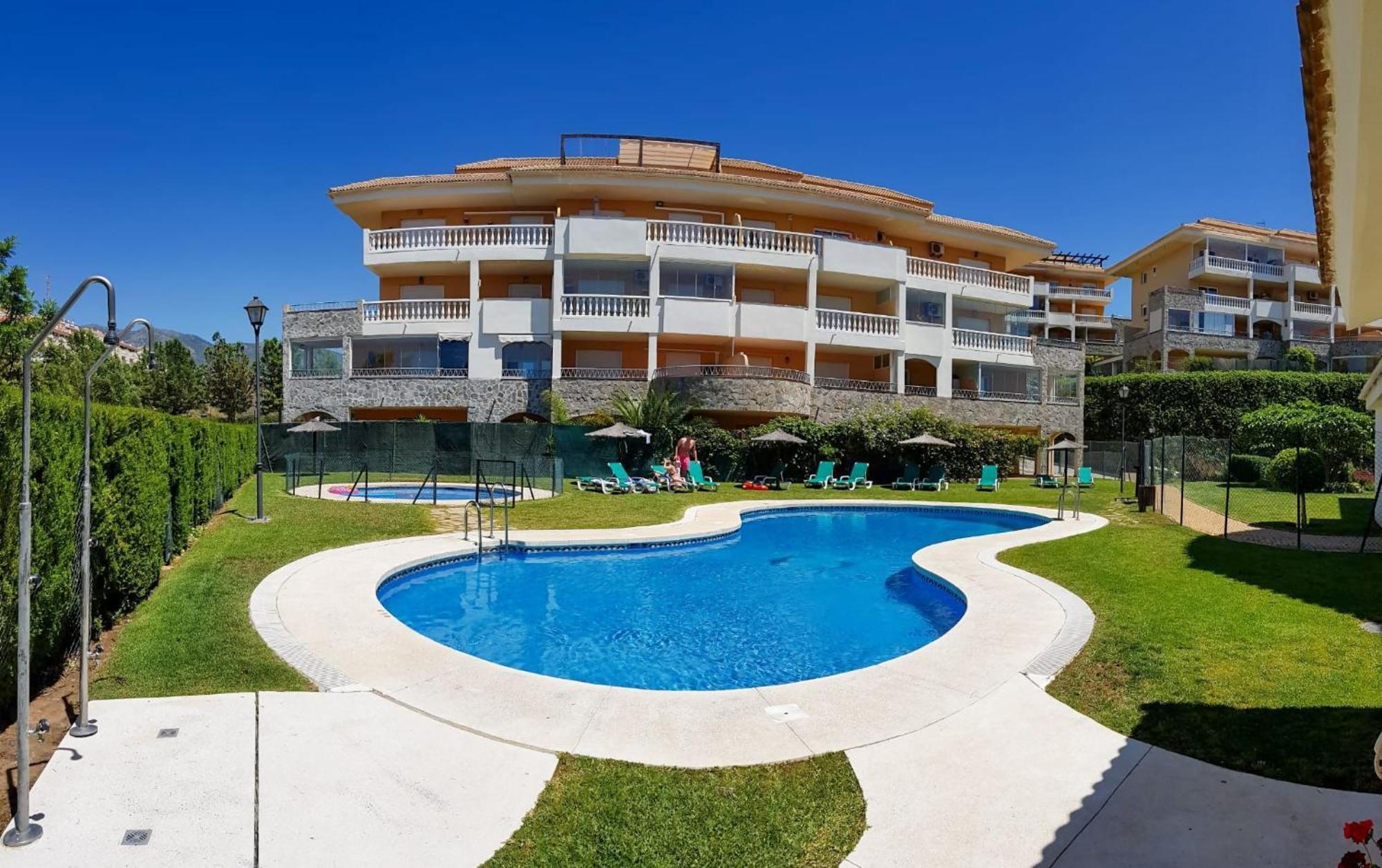 Sea Pool And Relax Comotucasa Фуeнхирола Екстериор снимка