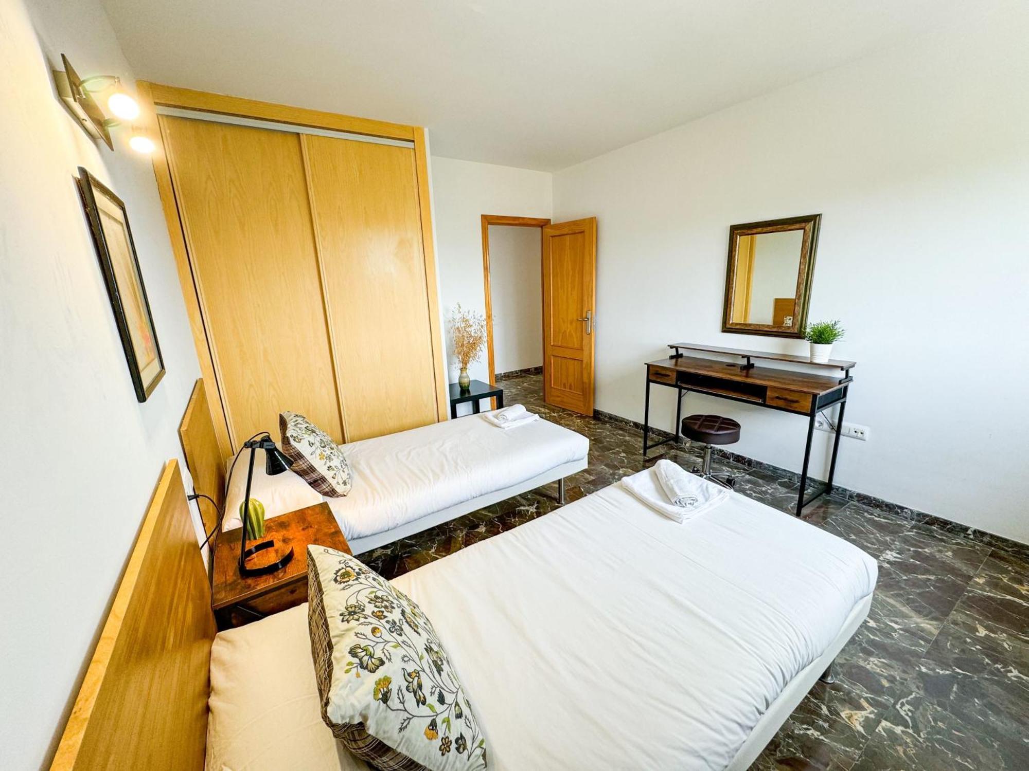 Sea Pool And Relax Comotucasa Фуeнхирола Екстериор снимка